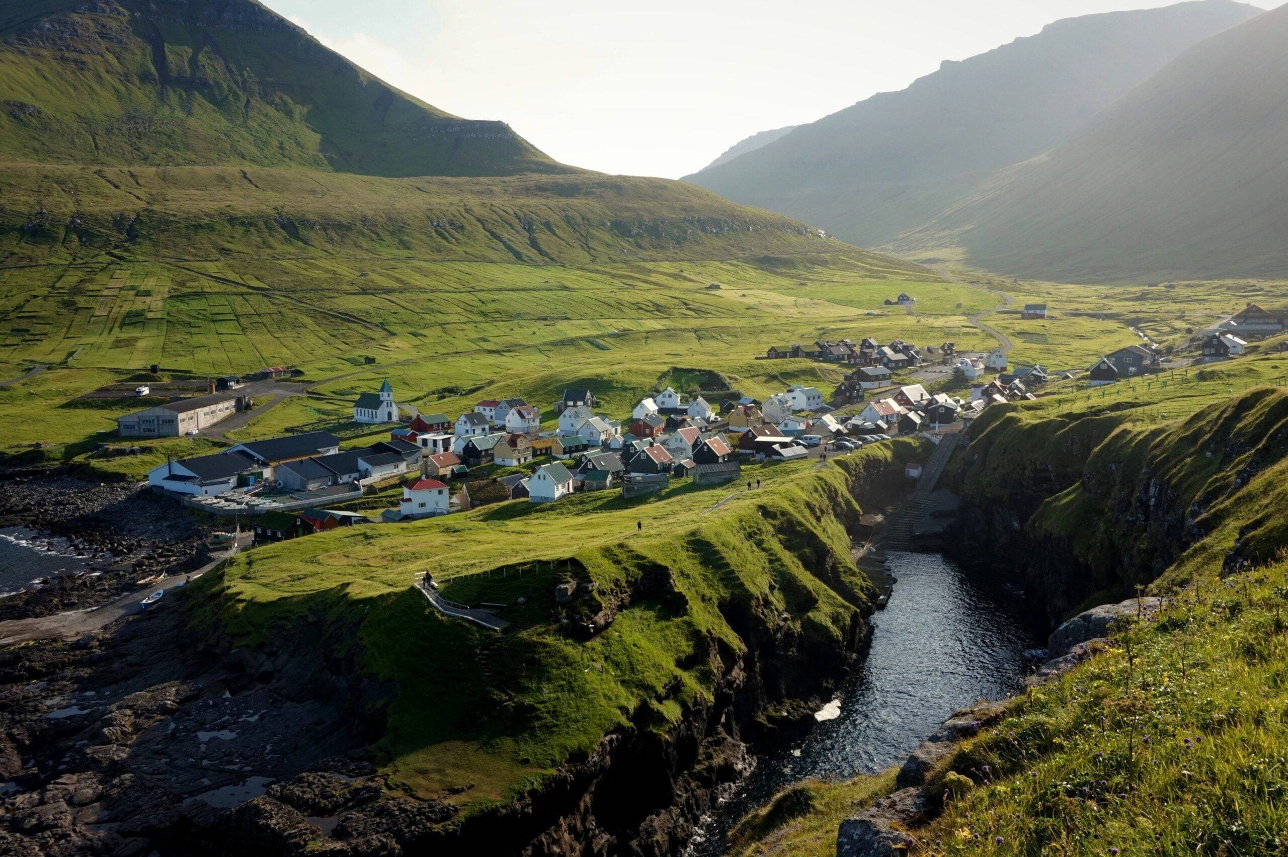 Faroe Adaları nerede, nüfusu kaç? hangi dili konuşuyor, neyi meşhur? nereye bağlı?